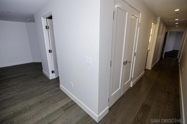100 Harbor Drive, San Diego CA: https://media.crmls.org/mediaz/eecac373-9b64-4d77-9d38-9aa10a7e070a.jpg