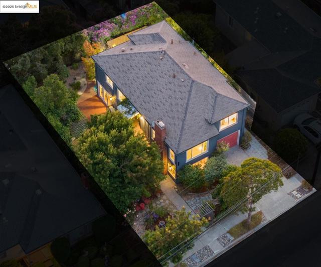 1009 Richmond st, El Cerrito CA: https://media.crmls.org/mediaz/eecb8e80-ffeb-4697-81b3-f98f547a9b42.jpg
