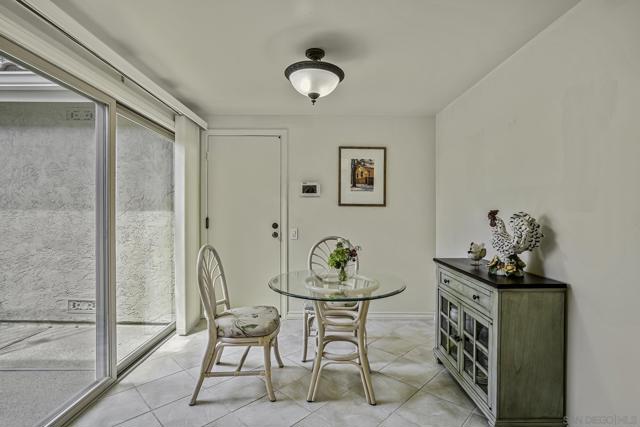 6375 Via Cabrera, La Jolla CA: https://media.crmls.org/mediaz/eecbf681-8057-4431-a27c-a864f36eec33.jpg