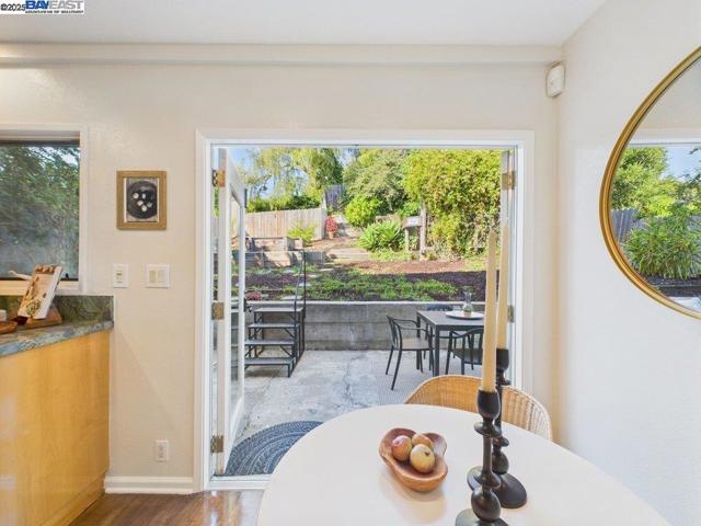 4418 Virginia Ave, Oakland CA: https://media.crmls.org/mediaz/eecc6433-a19b-422b-9dd9-0d2bf2edb95b.jpg