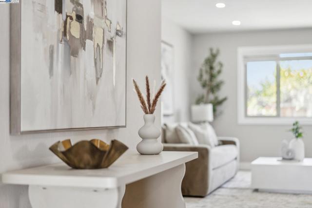 34709 Clover St, Union City CA: https://media.crmls.org/mediaz/eeccf00b-6f31-4585-aeb1-39e13e96a74e.jpg