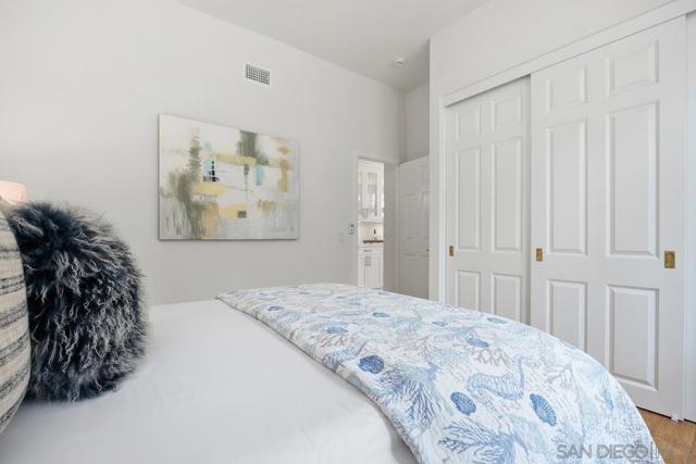 13563 Caminito Carmel, Del Mar CA: https://media.crmls.org/mediaz/eecd0602-5a03-4add-a80d-0676034a9c85.jpg
