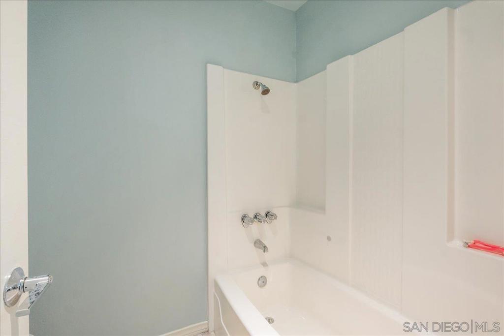 4600 Lamont - photo 13