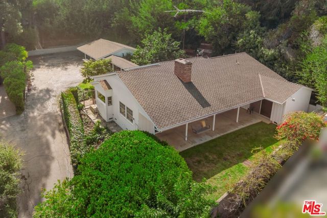 12146 Travis Street, Los Angeles CA: https://media.crmls.org/mediaz/eece7935-1dd1-4a34-aabd-1b500ec31990.jpg