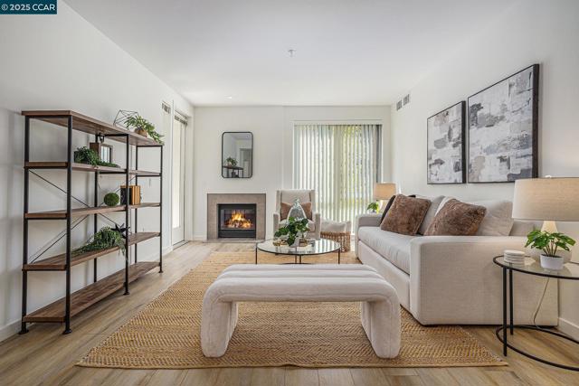 1655 N California Blvd, Walnut Creek CA: https://media.crmls.org/mediaz/eece860a-f48d-4aea-b57e-509e335e759d.jpg