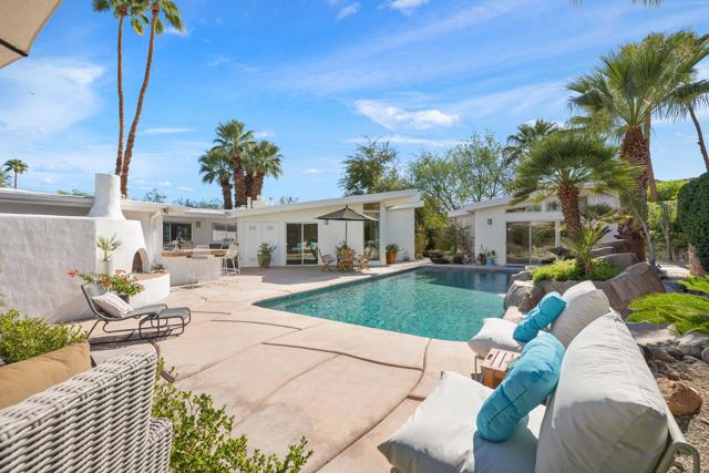 71653 Mirage Road, Rancho Mirage CA: https://media.crmls.org/mediaz/eecf9826-2e47-463c-82cb-a5f10c258883.jpg