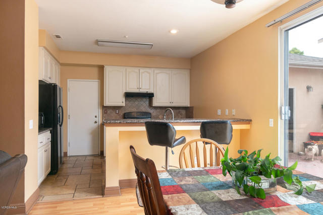 751 Paseo Nogales, Oxnard CA: https://media.crmls.org/mediaz/eed0d88e-2f16-48ae-98d6-0892197a5047.jpg