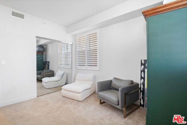 436 S Virgil Avenue, Los Angeles CA: https://media.crmls.org/mediaz/eed1a071-af7e-4782-9f0d-b877cd1b4521.jpg