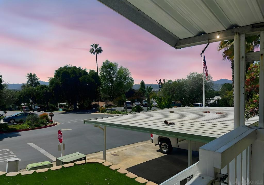 https://media.crmls.org/mediaz/eed20681-ad5a-4921-87f6-4800f47c11c1.jpg?preset=X-Large