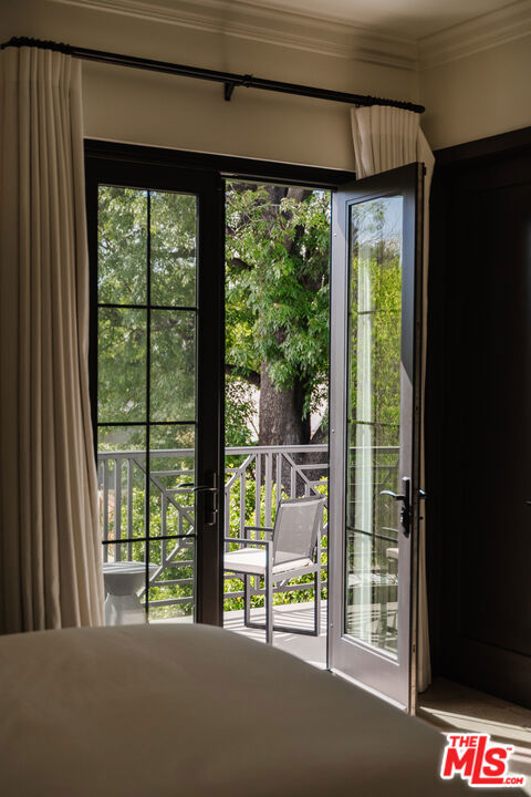 4656 Saloma Avenue, Sherman Oaks CA: https://media.crmls.org/mediaz/eed2c71f-0493-454e-8793-48d11280b356.jpg