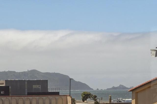 77 Montecito Avenue, Pacifica CA: https://media.crmls.org/mediaz/eed306c7-4686-408c-84a8-c1c4856902c6.jpg
