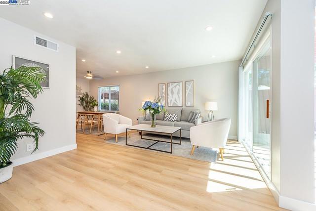 4562 Deerfield Ter, Fremont CA: https://media.crmls.org/mediaz/eed34ba8-0142-4543-bebc-c46ab0274ed9.jpg
