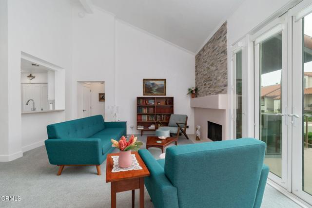 2206 Martinique Lane, Oxnard CA: https://media.crmls.org/mediaz/eed39428-d136-44ee-b77c-3f28364ac024.jpg