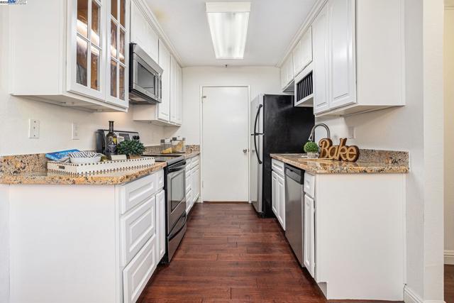 705 WATSON CANYON CT, San Ramon CA: https://media.crmls.org/mediaz/eed3e315-5649-415b-9eea-7f183e9749b7.jpg