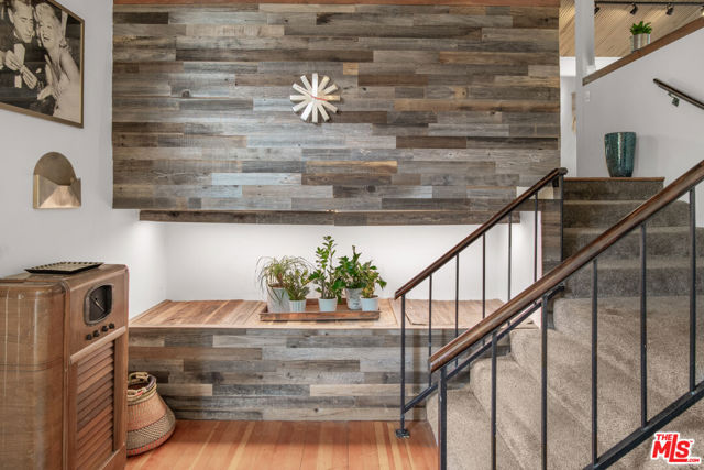 886 Camino Colibri, Calabasas CA: https://media.crmls.org/mediaz/eed4eb9e-467b-4cd7-a82f-bba032c08dec.jpg