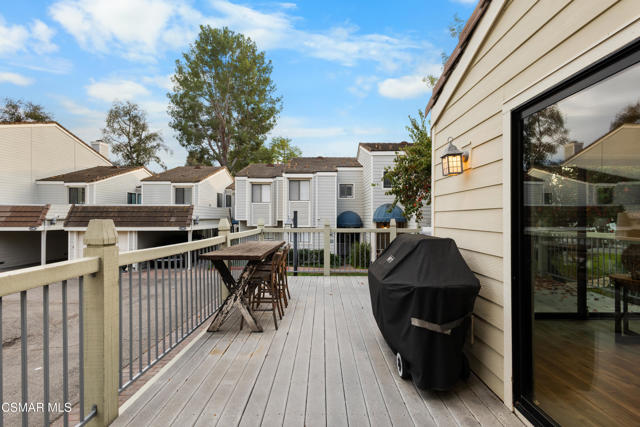 1224 S Westlake Boulevard, Westlake Village CA: https://media.crmls.org/mediaz/eed59707-38f2-4a05-900c-392bb37b25ea.jpg