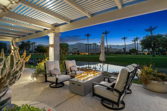 4 Saint Marys Court, Rancho Mirage CA: https://media.crmls.org/mediaz/eed5a12f-9527-405a-8bd8-088c7cc12e6a.jpg