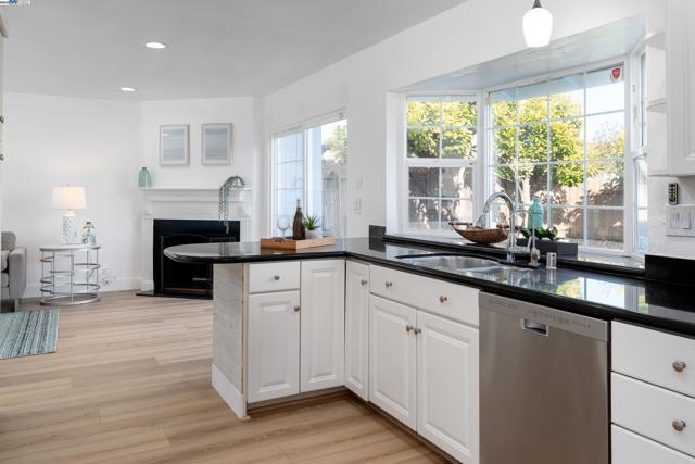 4452 Alice Way, Union City CA: https://media.crmls.org/mediaz/eed61749-d727-4ecd-b8de-3625da17387b.jpg