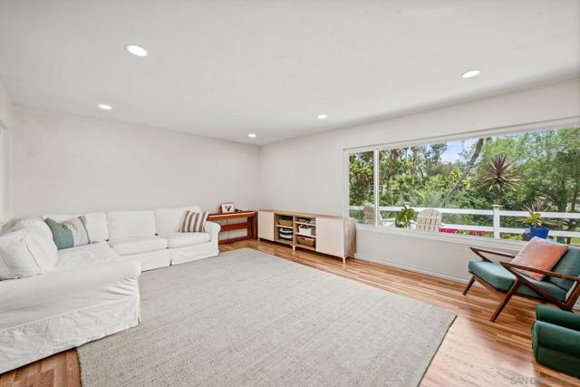 11461 Fuerte Farms Rd, El Cajon CA: https://media.crmls.org/mediaz/eed66657-8871-472b-a1c1-6ef796b19be3.jpg