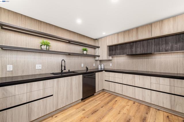 Image 35 of 49 For 4073 Stanley Blvd