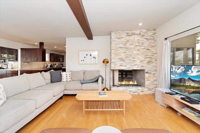 2030 E Amado Road, Palm Springs CA: https://media.crmls.org/mediaz/eed7d8bc-32a3-44d9-8f6b-5484f0193352.jpg