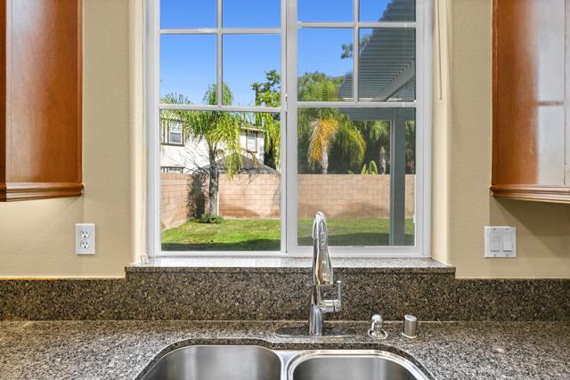 32066 Red Mountain Way, Temecula CA: https://media.crmls.org/mediaz/eed7f2dd-9c2f-4ea9-b242-7460225628bd.jpg