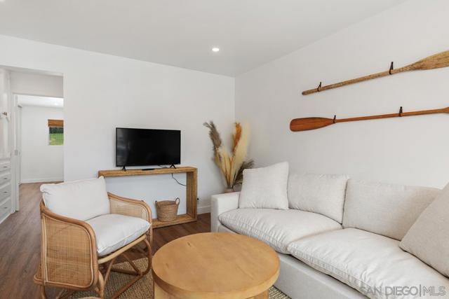 Image 20 of 52 For 4627 Park Dr