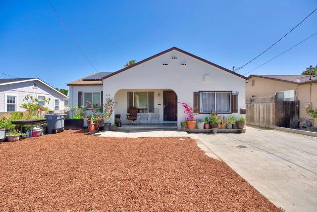 264 N 34th Street, San Jose CA: https://media.crmls.org/mediaz/eed7fe7a-4fd1-4935-8469-fc24498bd9ee.jpg