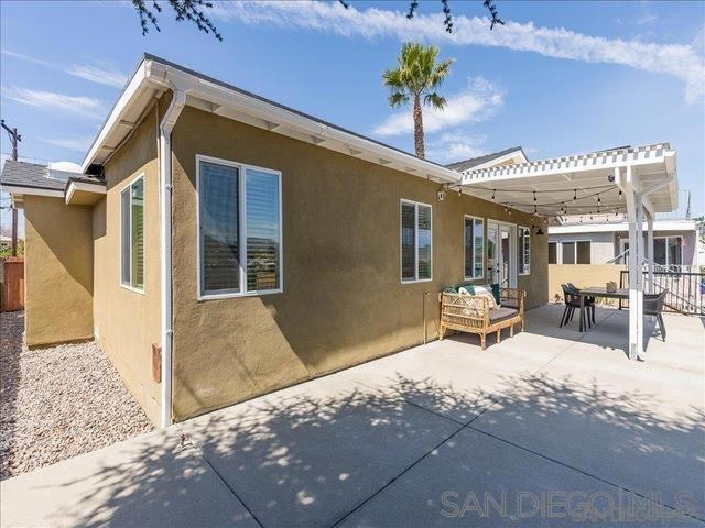 5586 Hamill Ave, San Diego CA: https://media.crmls.org/mediaz/eed85705-cc6f-42f5-be3c-8735184f729e.jpg
