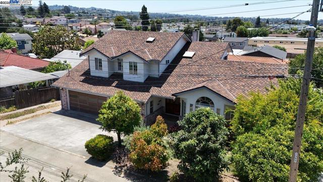 4095 Robin Ln, Castro Valley CA: https://media.crmls.org/mediaz/eed88fe3-d73d-44ce-aa76-6b3ddbf7922d.jpg