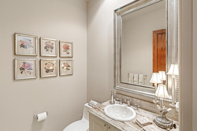 900 Dogwood Circle E, Palm Springs, CA 92264