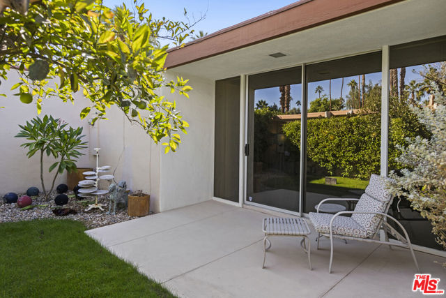 6 Cody Court, Rancho Mirage CA: https://media.crmls.org/mediaz/eed95f07-c731-4b73-aa0e-89dbec32663f.jpg