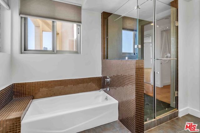 1260 S Corning Street, Los Angeles CA: https://media.crmls.org/mediaz/eed96295-e02f-4e61-9b4f-3122e02ce447.jpg