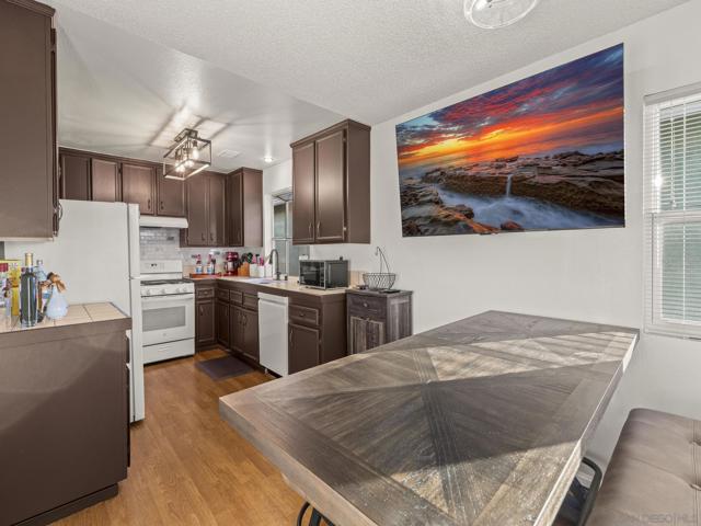 406 408 & 408B E Ave, Coronado CA: https://media.crmls.org/mediaz/eed999fa-06fc-43f3-aee0-8a9533bfa94a.jpg