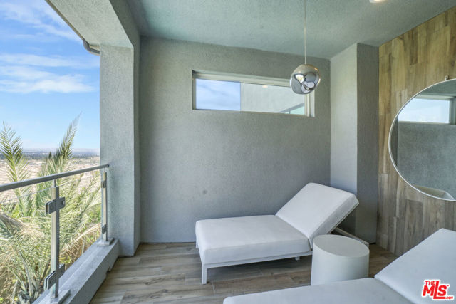 20472 W Windsor Lane, Porter Ranch CA: https://media.crmls.org/mediaz/eeda024a-5772-4a0d-a0f7-6129a11f92fe.jpg