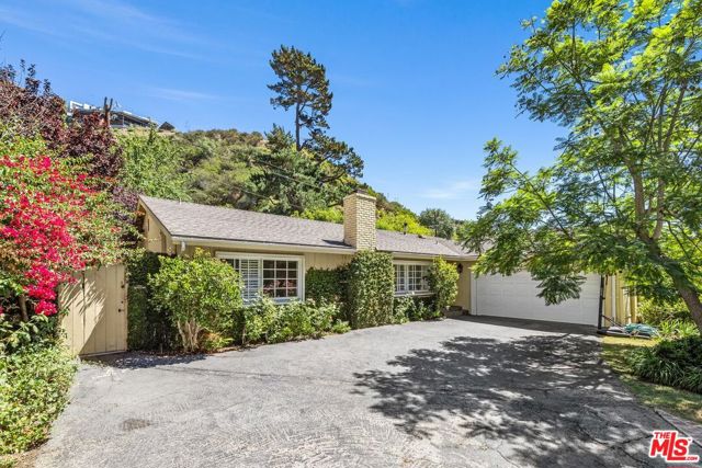 1834 Roscomare Road, Los Angeles CA: https://media.crmls.org/mediaz/eedafc60-9ce2-40ed-9185-a2698e6f9b5d.jpg