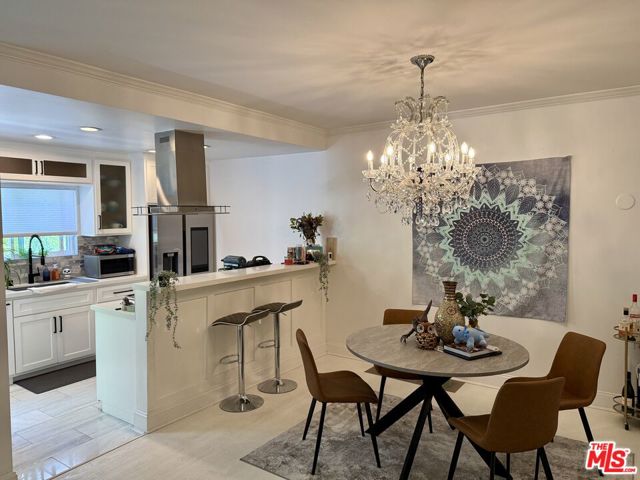 1228 N La Cienega Boulevard, West Hollywood CA: https://media.crmls.org/mediaz/eedb7202-195e-47d5-938f-95699f4f61d4.jpg