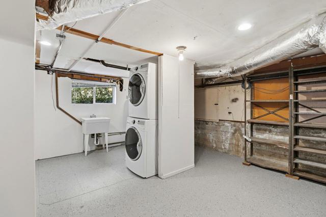 574 Wellington Drive, San Carlos CA: https://media.crmls.org/mediaz/eedc0ff6-2089-40ff-aa7e-e53d77e1197f.jpg