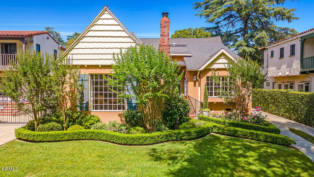 110 Glen Summer Road, Pasadena CA: https://media.crmls.org/mediaz/eedc32c2-7fc1-40ea-a82f-134470fb32b1.jpg