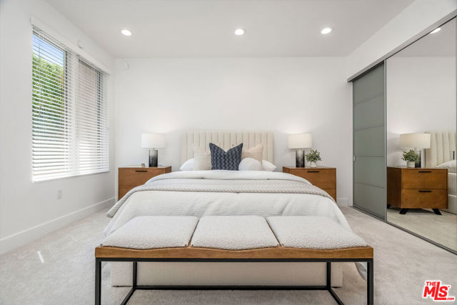 1318 S Roxbury Drive, Los Angeles CA: https://media.crmls.org/mediaz/eedcaad9-e04f-4e4f-bcf2-f786c138ea77.jpg