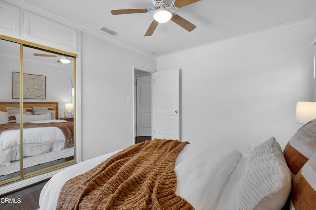 7933 Kenyon Avenue, Los Angeles CA: https://media.crmls.org/mediaz/eedcb183-6867-43a2-b90f-6a58700ee2cd.jpg