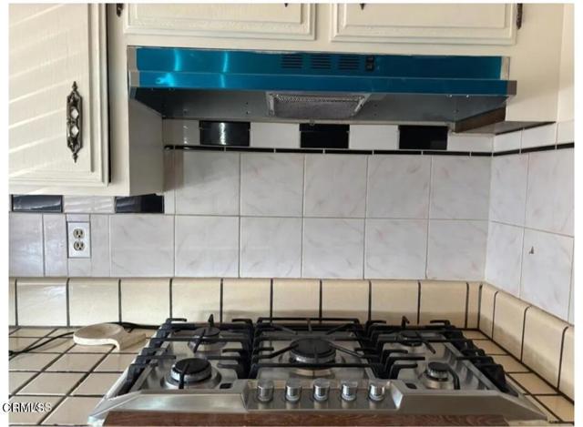 Detail Gallery Image 4 of 13 For 18534 Symeron Rd, Apple Valley,  CA 92307 - 3 Beds | 2 Baths