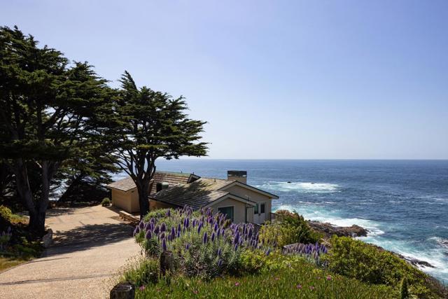 30530 Aurora Del Mar, Carmel CA: https://media.crmls.org/mediaz/eedd00ab-73e3-4125-9e5e-aecda6ce5e70.jpg