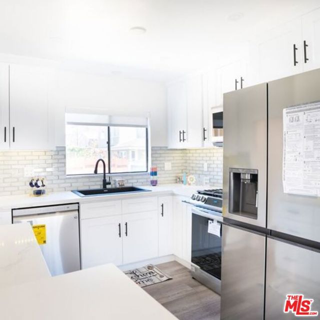 2015 Curtis Avenue, Redondo Beach, California 90278, ,Residential Income,Sold,Curtis,23274995