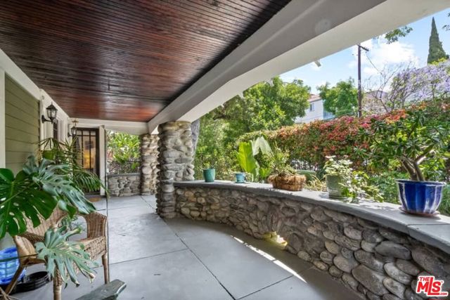 541 S Coronado Street, Los Angeles CA: https://media.crmls.org/mediaz/eedde180-de1a-4045-a074-506ec39d17d0.jpg