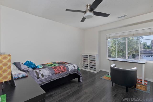 1889 Autumn Ln, Vista CA: https://media.crmls.org/mediaz/eedde274-cd70-4696-bda7-96f39ae1f98f.jpg