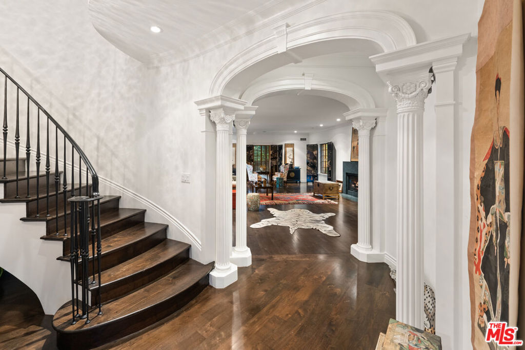 1115 N Beverly Drive