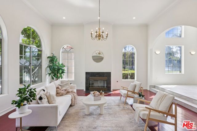 17315 Lassen Street photo 2
