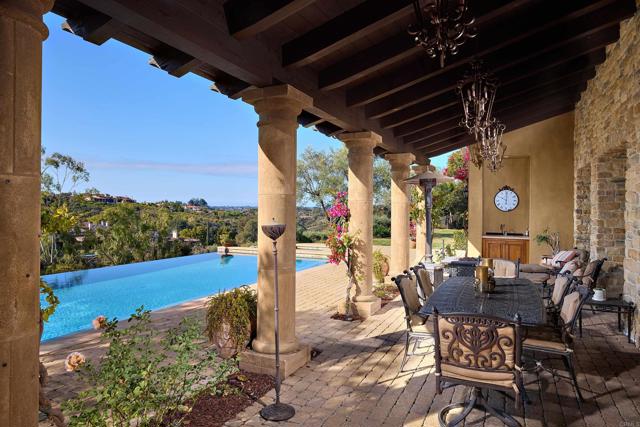 Detail Gallery Image 15 of 42 For 18482 Calle Tramonto, Rancho Santa Fe,  CA 92091 - 6 Beds | 6/1 Baths