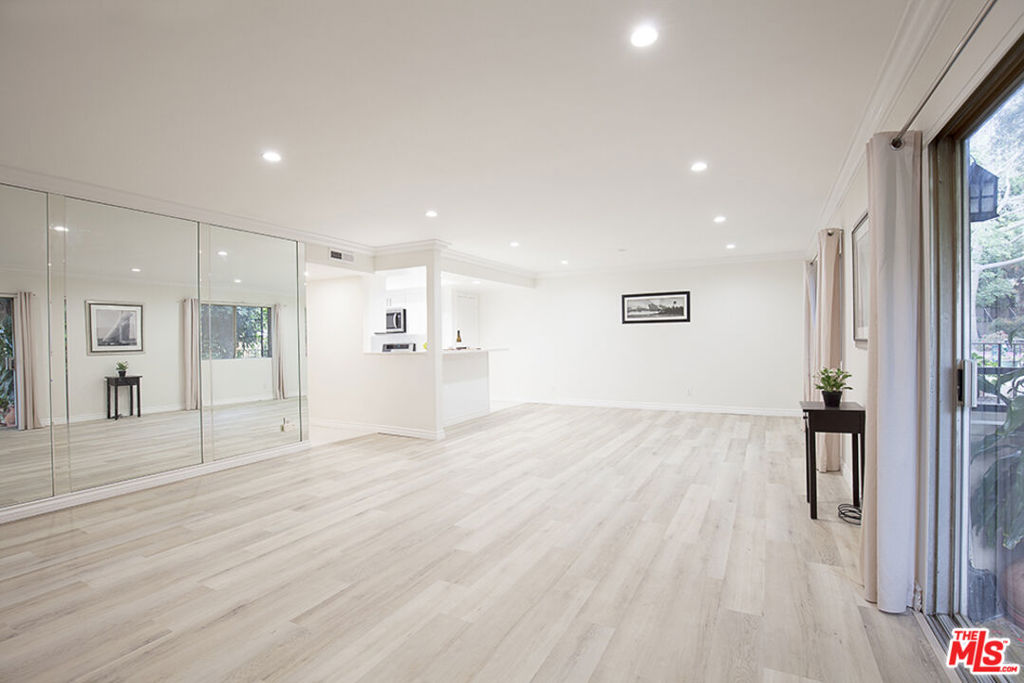 6708 Hillpark Drive #202